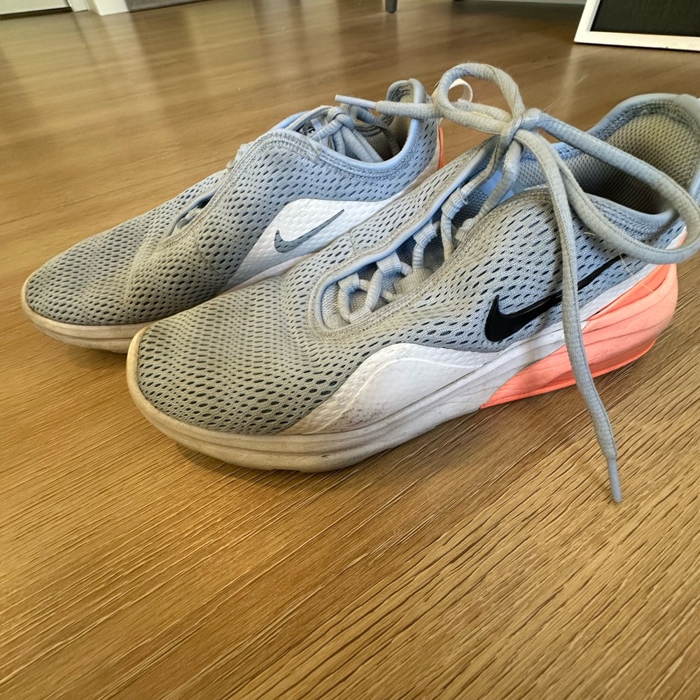 Nike Women's Gray and Coral Sneakers